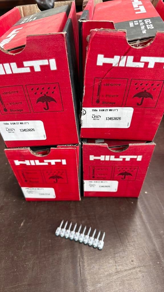 Hilti nagels, Doe-het-zelf en Bouw, Ophalen, Zo goed als nieuw