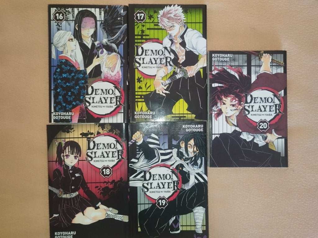 Lot Mangas Demon Slayer 16 à 20 (État Neuf), Livres, Série complète ou Série, Enlèvement, Neuf