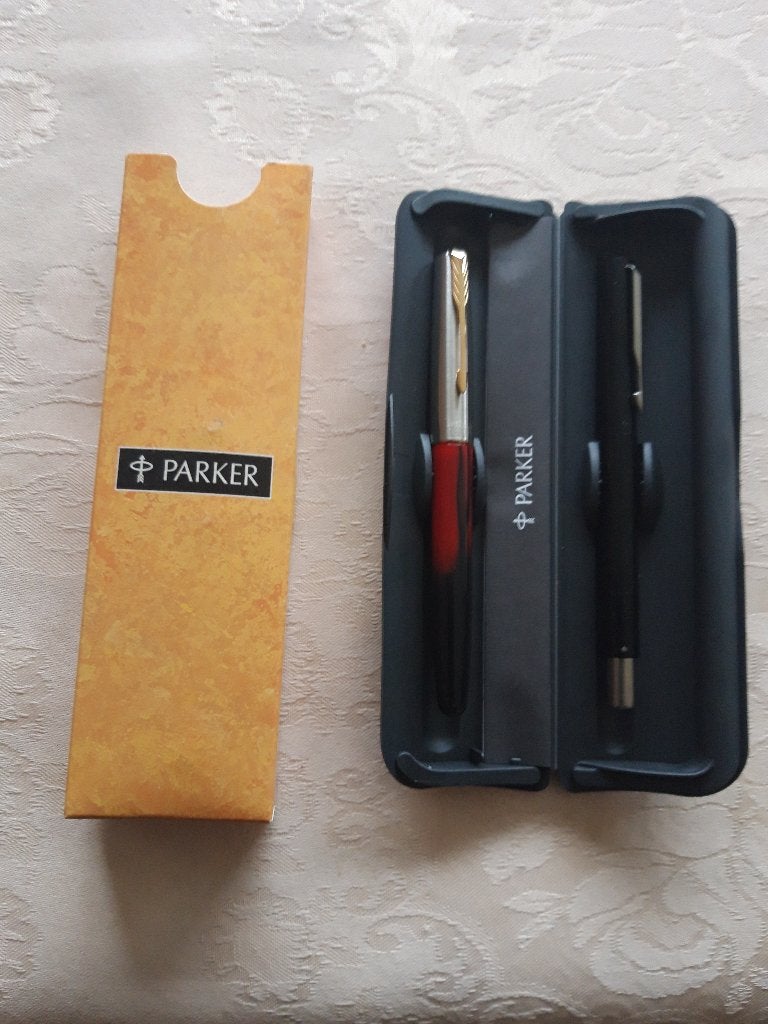 Nieuwe parker frontier vulpen in doosje, Collections, Stylos, Neuf, Stylo, Parker, Avec boîte, Enlèvement ou Envoi