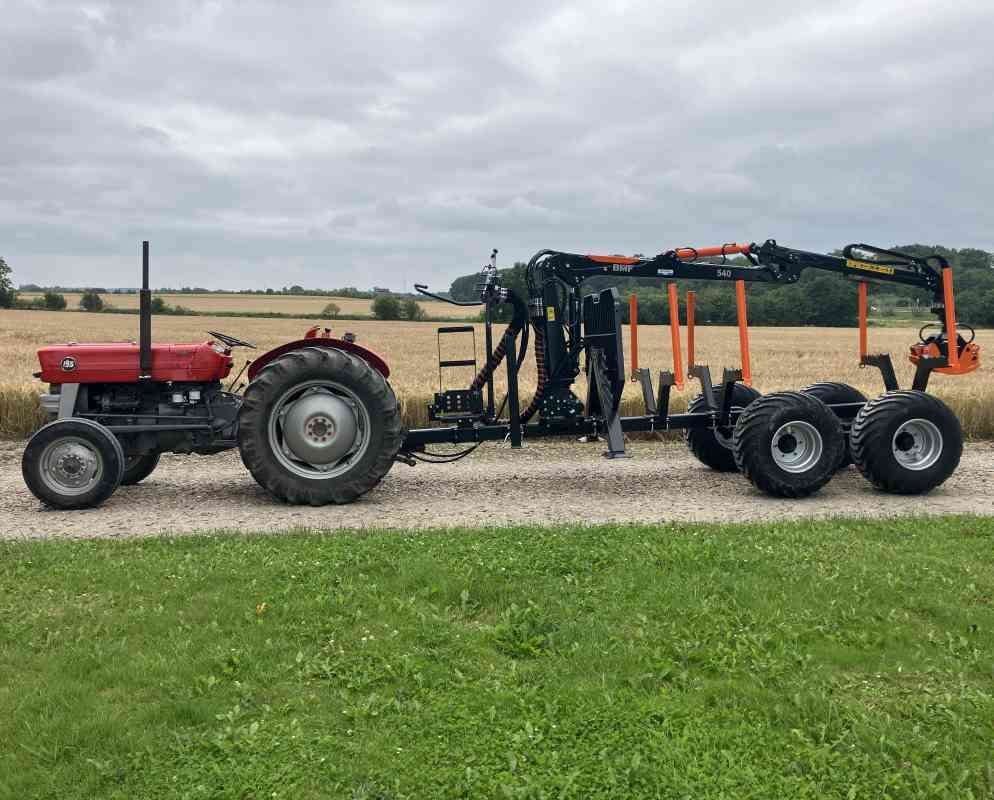 BMF 5 Tonnes bos uitrijkaar voor tractor, Ophalen