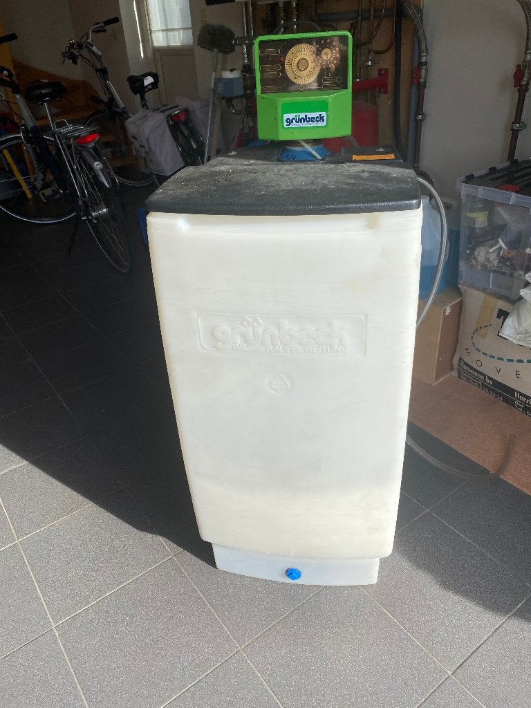Waterontharder te koop, Elektronische apparatuur, Ophalen, Gebruikt, Waterontharder met zout