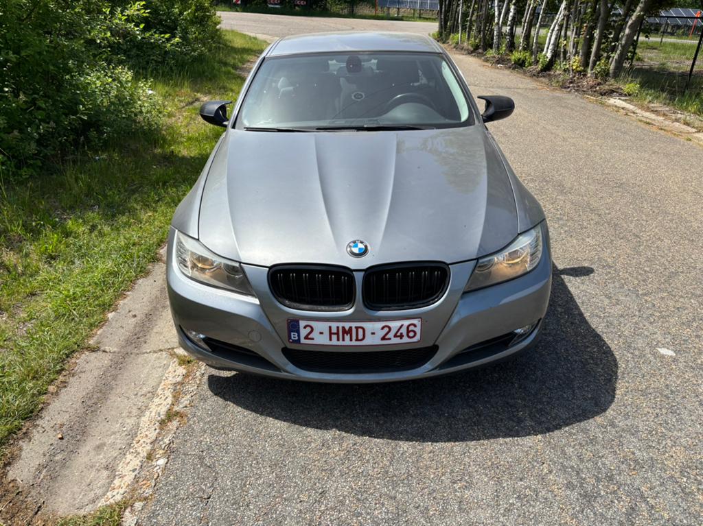 Bmw E90 1.6 essence 104000km, Cuir, Achat, 4 portes, Boîte manuelle