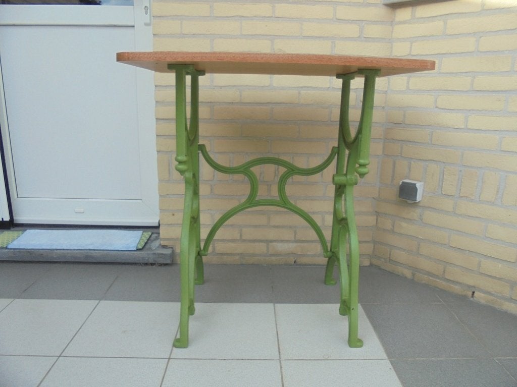 Mooi speciaal upcycling tuin- , terras- , bijzettafeltje, Ophalen, Zo goed als nieuw, Rechthoekig, Metaal