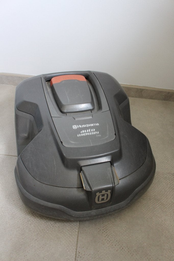 Husqvarna automower 310 - robotmaaier met laadstation, Jardin & Terrasse, Tondeuses robotisées, Enlèvement, Utilisé, 20 à 25 cm
