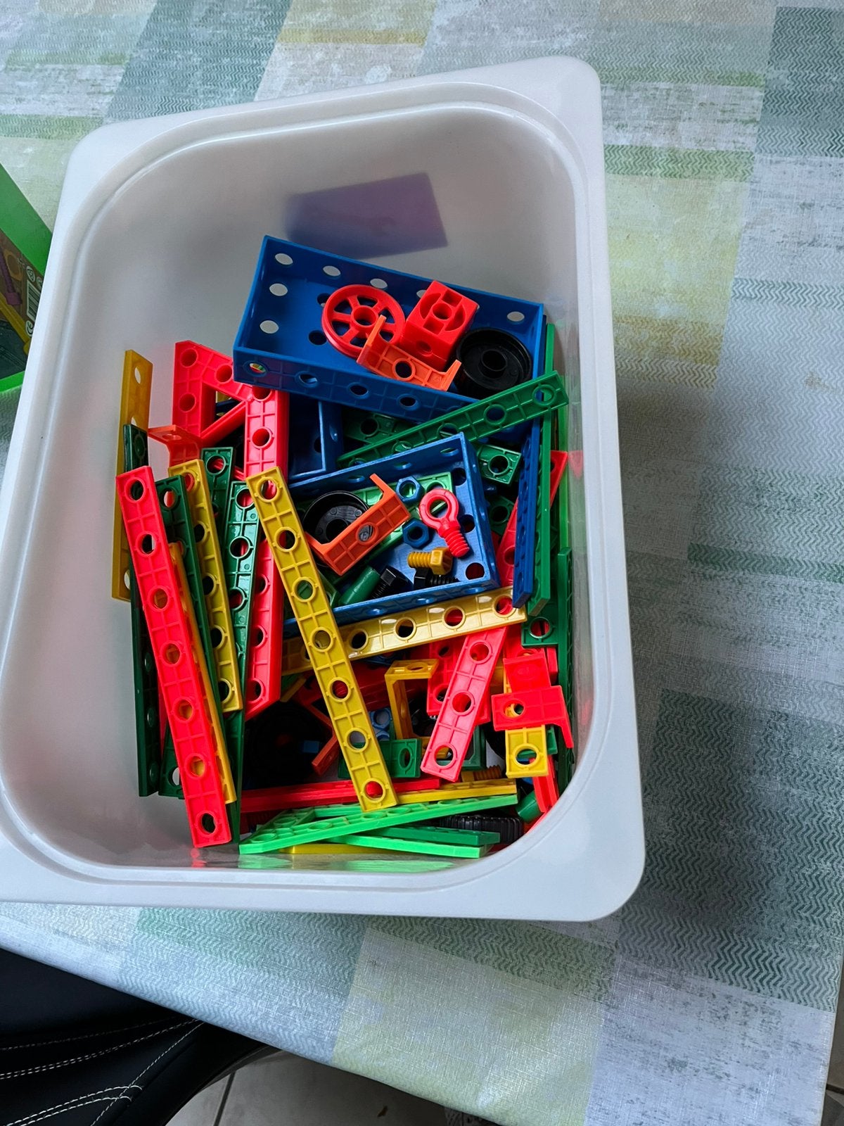 Constructiespeelgoed met moeren en bouten, Ophalen, Zo goed als nieuw