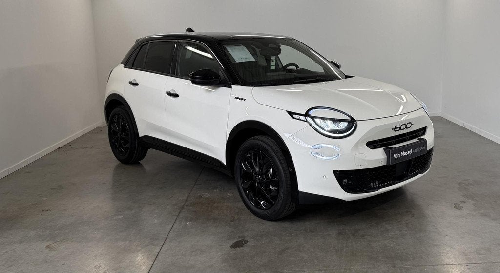 Fiat 600 Fiat 600 Hybrid Sport 145pk (automatique), Autos, Fiat, 145 ch, Achat, 1280 kg, Entreprise