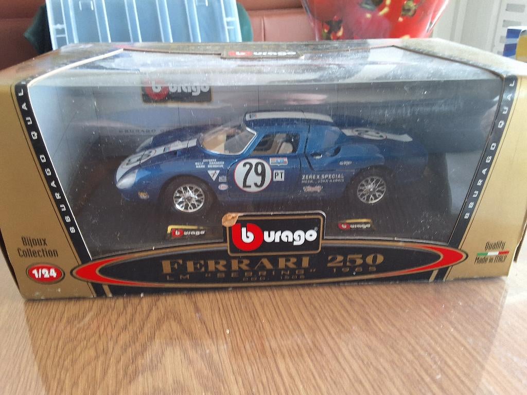 ferrari 250, Hobby & Loisirs créatifs, Voitures miniatures | 1:24, Enlèvement ou Envoi, Comme neuf, Voiture, Burago