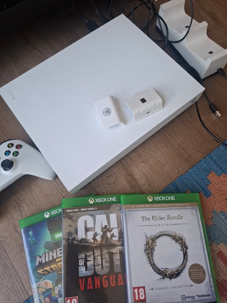 Xbox one in perfecte staat+ controller + 3 games, Ophalen, Gebruikt, Overige genres, Online