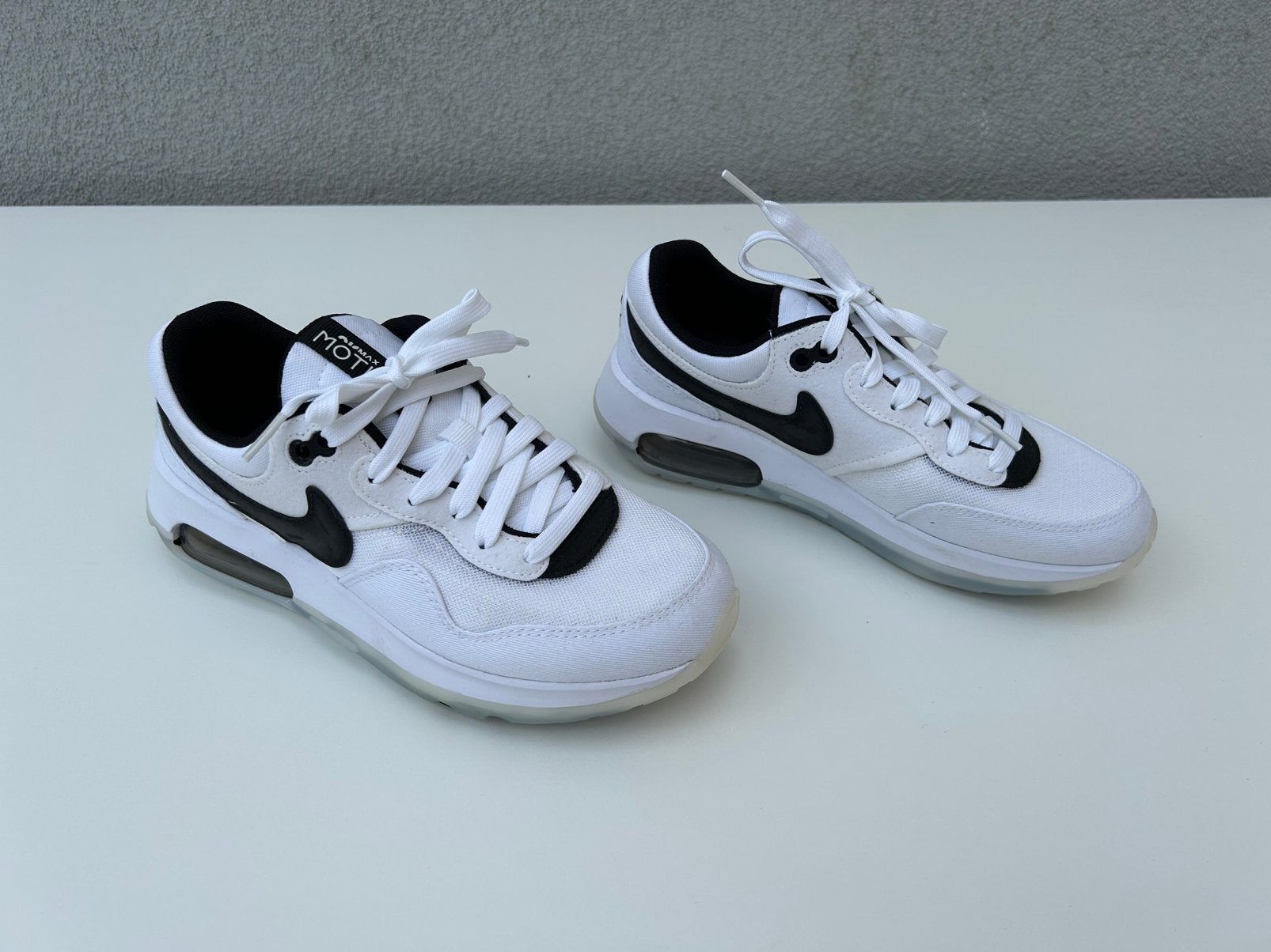 Basket Nike nouvelle taille 36 1/2 blanche, Enlèvement, Neuf
