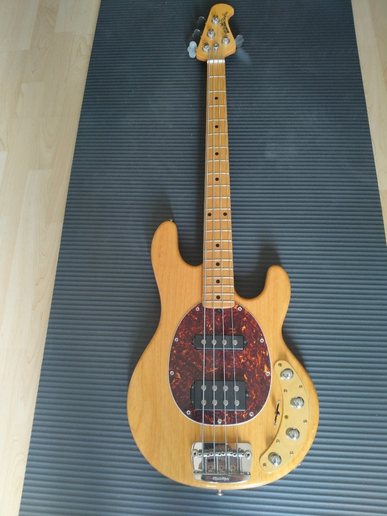 Musicman Stingray 3 Eq Hs, Muziek en Instrumenten, Snaarinstrumenten | Gitaren | Bas, Ophalen, Gebruikt, Elektrisch