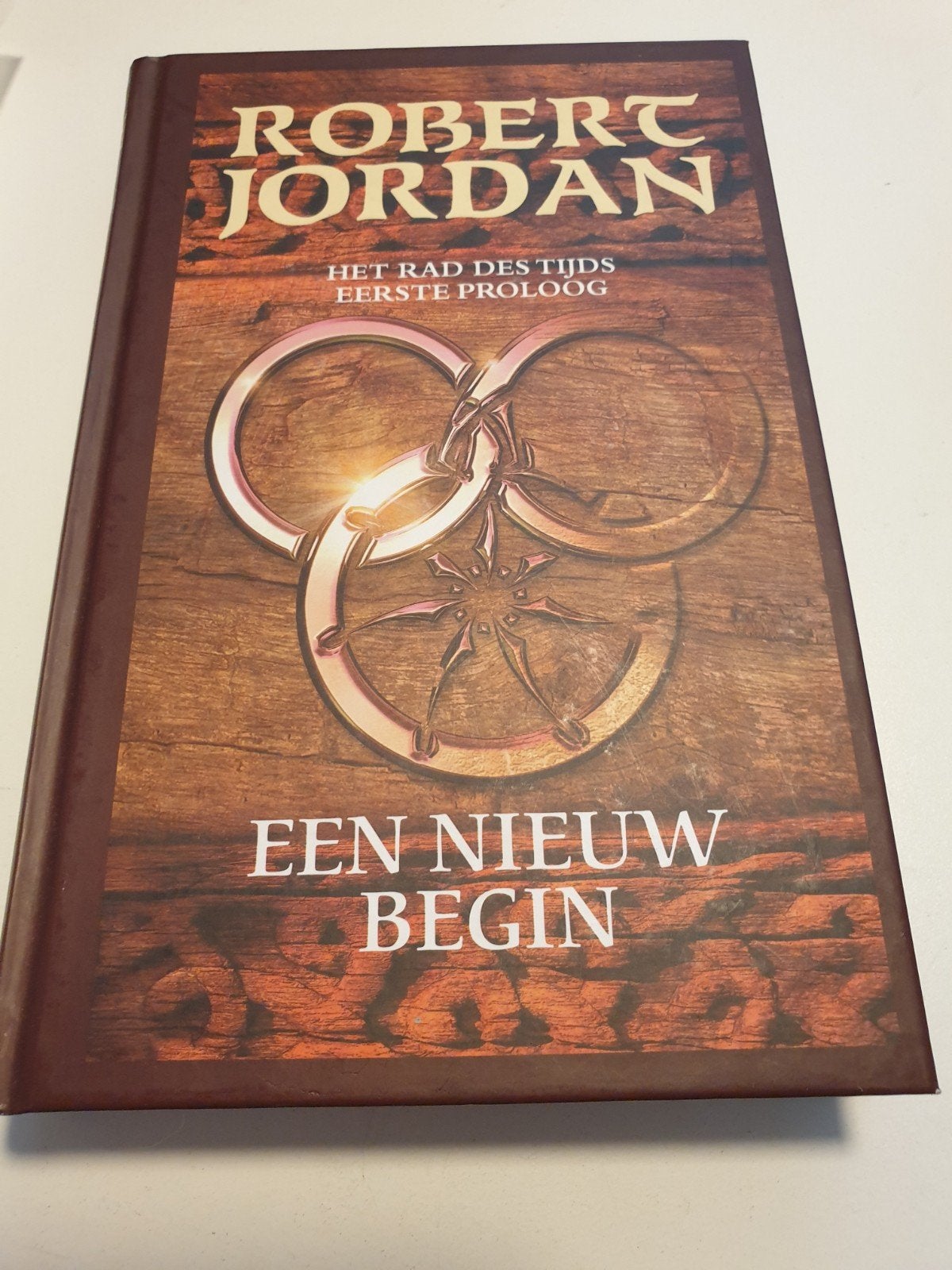 Robert Jordan - 1e proloog een nieuw begin, Ophalen of Verzenden, Robert Jordan