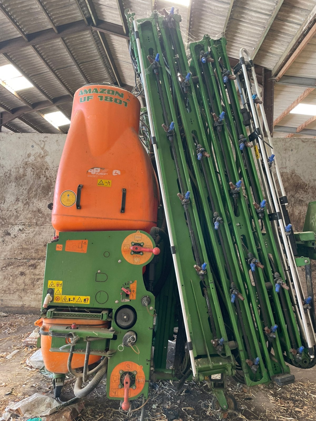 Gedragen sproeier spuitmachine Amazone 27 meter, Ophalen