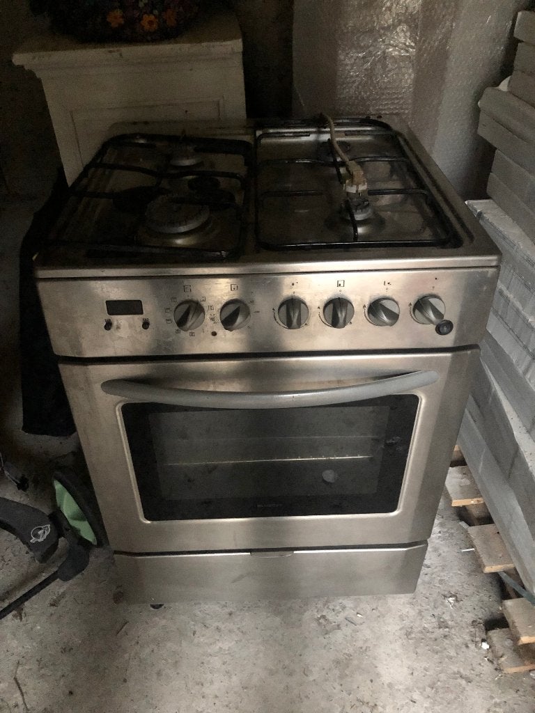 Cuisinière au gaz, Electroménager, Gaz, 85 à 90 cm, 4 zones de cuisson, Enlèvement
