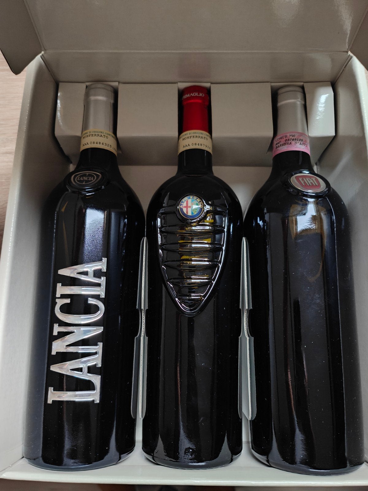 bouteilles de collection, Collections, Vins, Neuf, Pleine, Enlèvement, Vin rouge