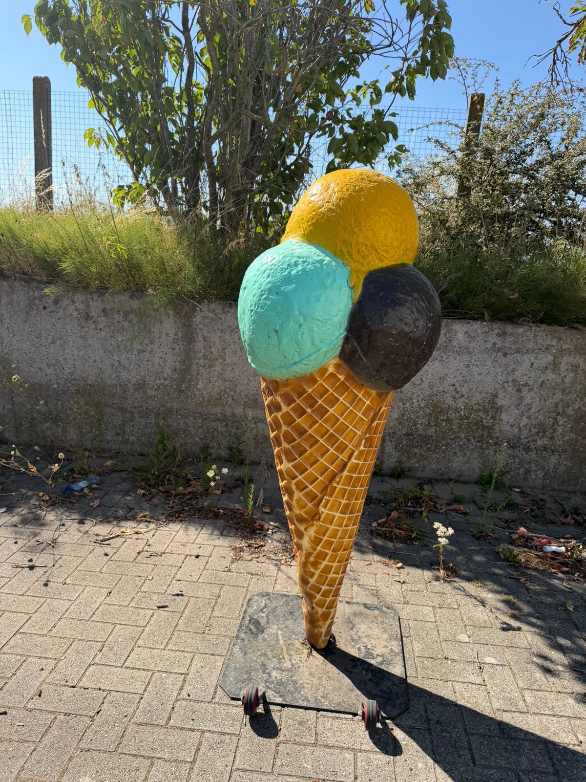 Publicité pour la crème glacée sur un pied à roulettes, Articles professionnels, Enlèvement, Utilisé, Autres types