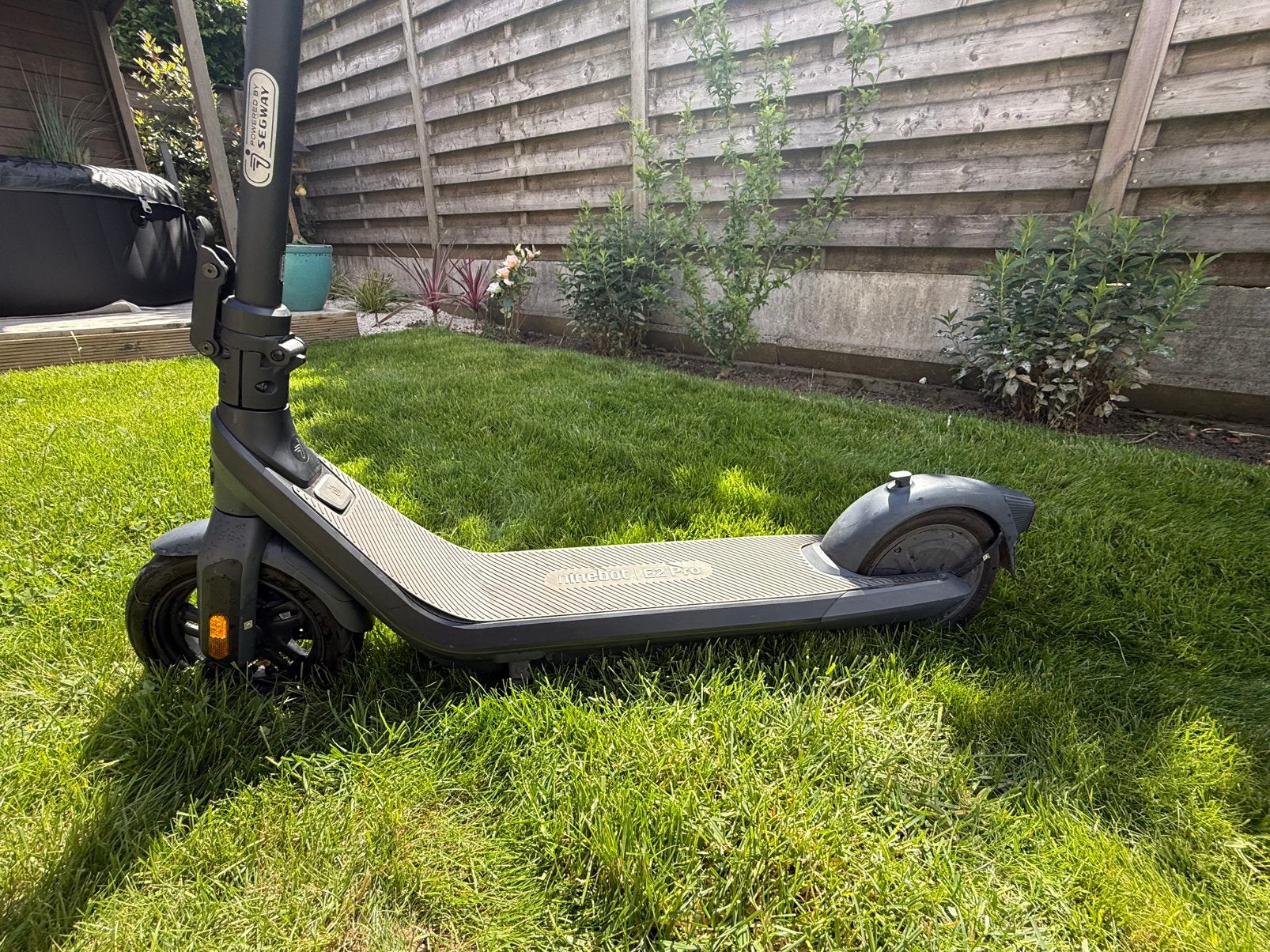 Segway e2 pro slecht 300 km met garanti, Fietsen en Brommers, Ophalen, Zo goed als nieuw