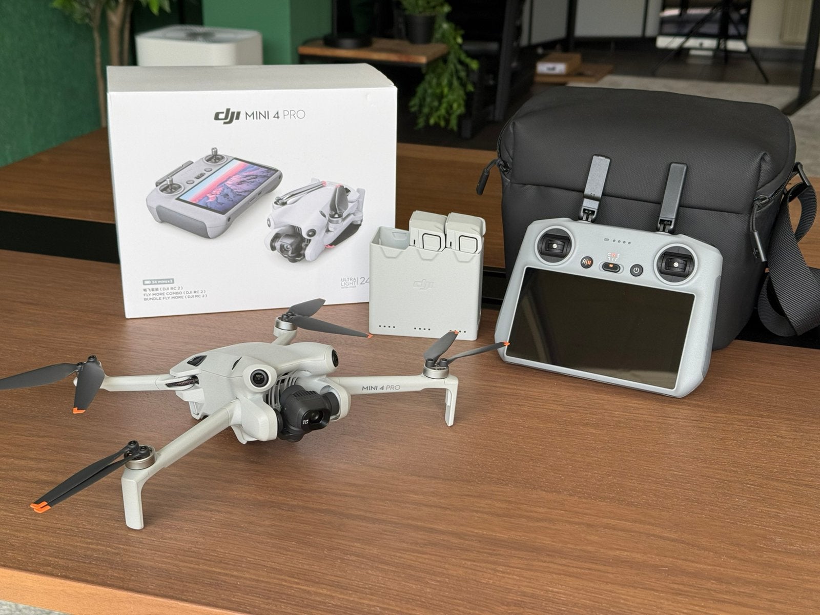 DJI Mini 4 Pro Fly more Combo, Return to Home, 30 tot 45 minuten, Cameradrone, 5 tot 10 kilometer