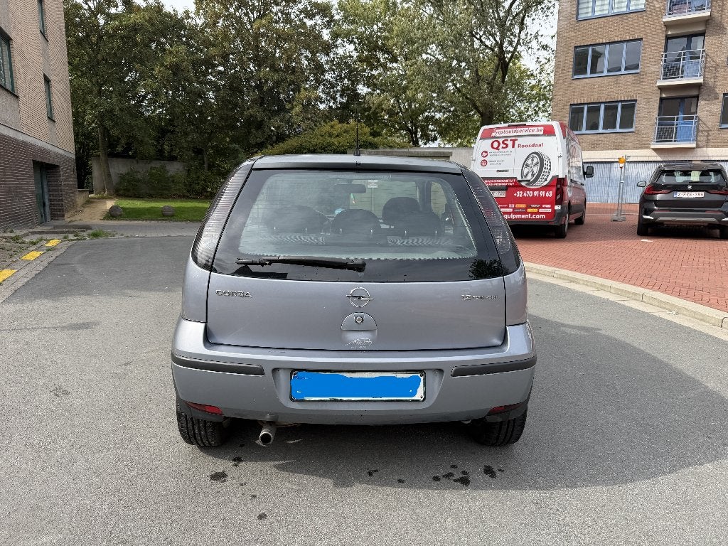 Opel corsa faible km essence carnet d entretien complet, Autos, Achat, Entreprise, Boîte manuelle, Entretenue par le concessionnaire
