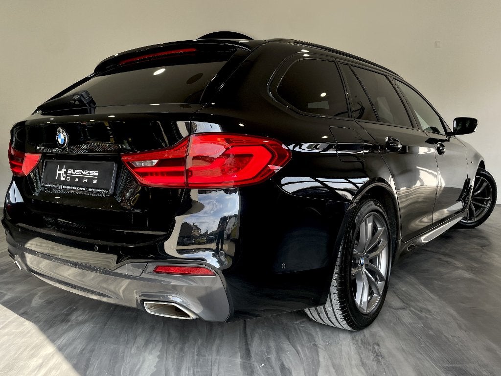 BMW 520 Touring dXAS/ PACK M/ SHADOW LINE/ VIRTUAL COCKPIT, Automaat, Achterwielaandrijving, 4 cilinders, Zwart