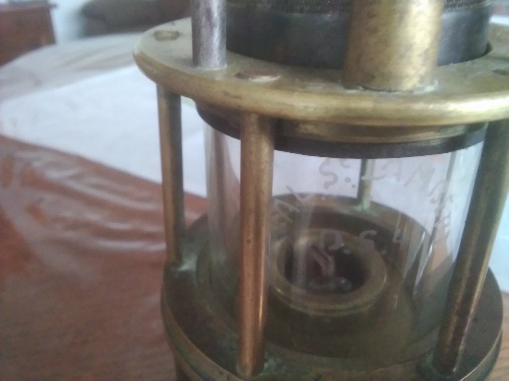 Ancienne lampe de mineur (Morlanwelz,Mariemont), Enlèvement