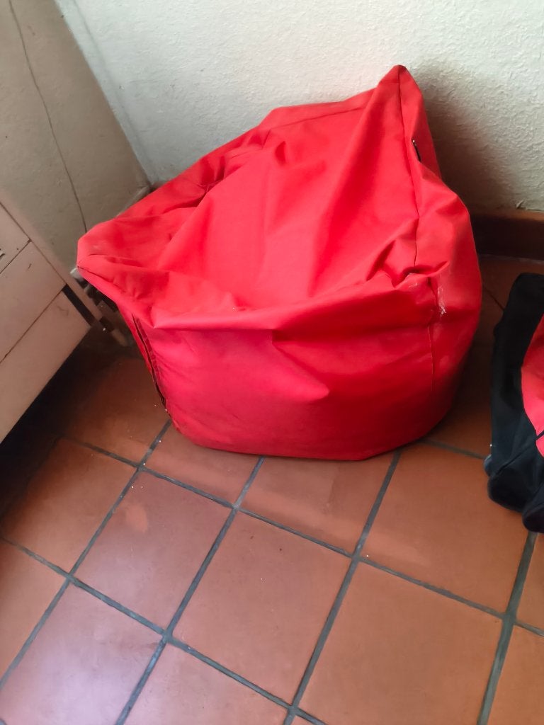 Poef, Huis en Inrichting, Zetels | Voetbanken en poefs, Ophalen, Gebruikt, Vierkant, Kunststof