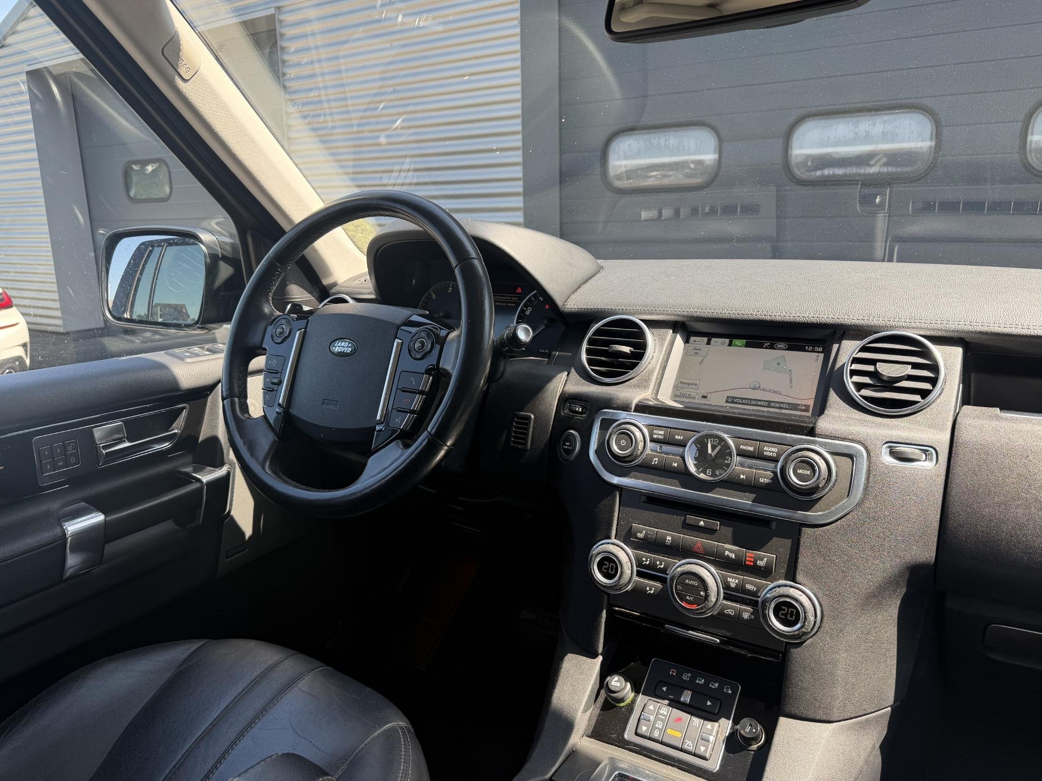 Land Rover Discovery 3.0 SDV6 HSE 7 Pers | Panoramadak | Cam, Auto's, Land Rover, Automaat, Euro 5, Gebruikt, Zwart