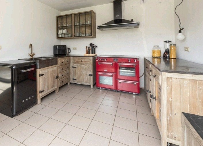 (buiten) keuken van Sarah mo, Ophalen, Zo goed als nieuw, Zwart, Graniet of Steen