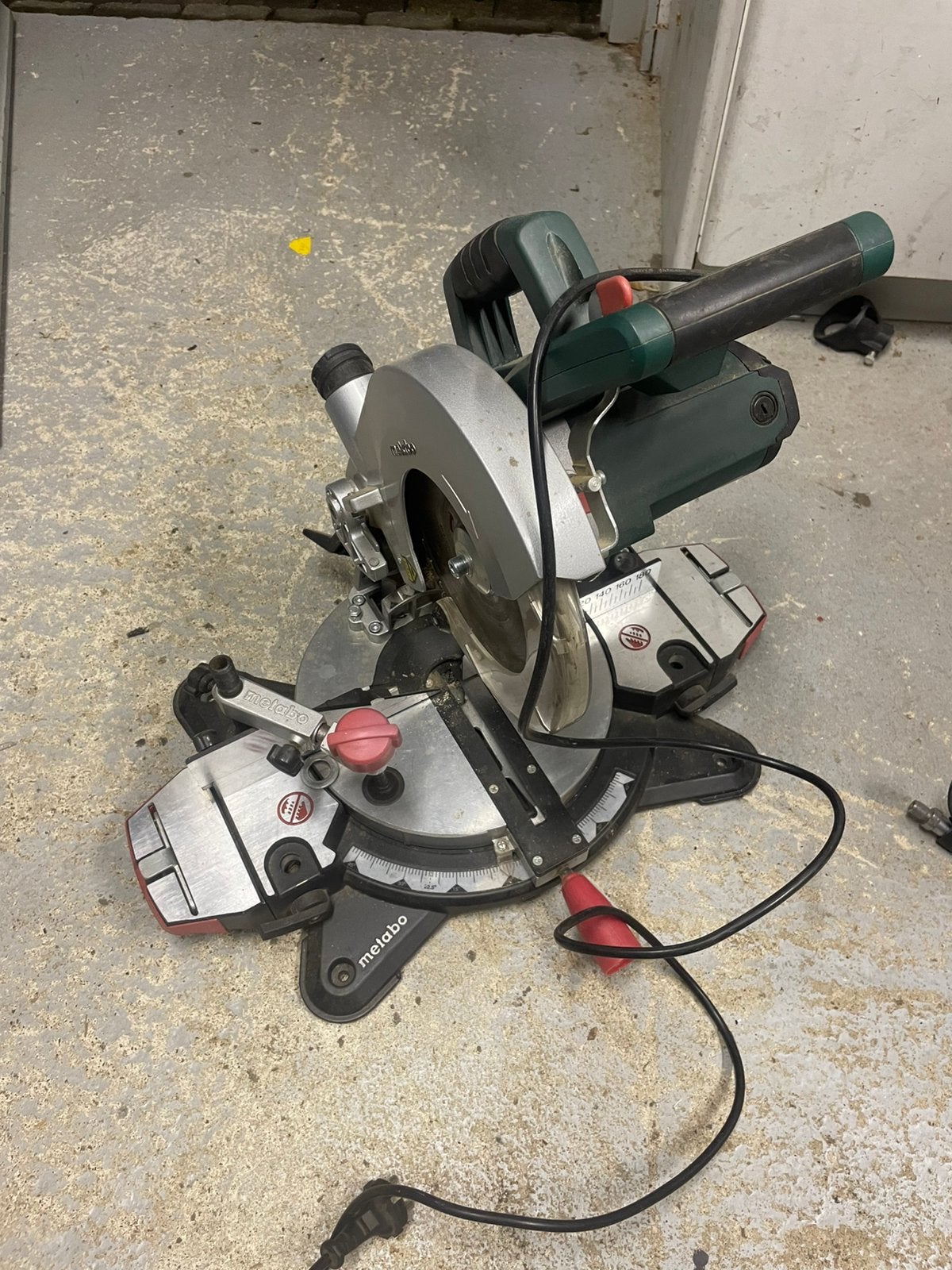 Metabo ks 216 m lasercut afkortzaag, Doe-het-zelf en Bouw, Gereedschap | Zaagmachines, Ophalen, Zo goed als nieuw, Afkortzaag
