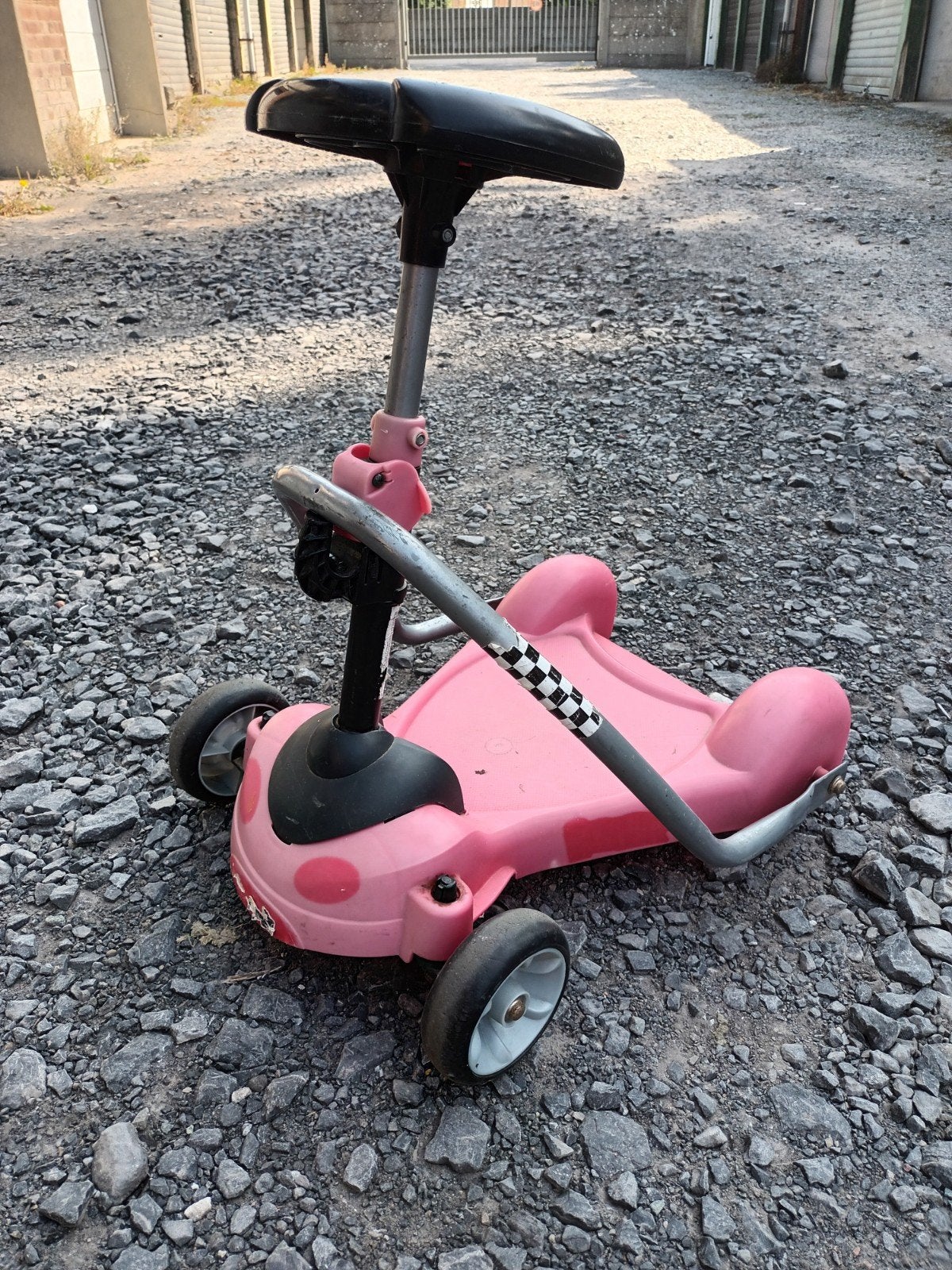 Trottinette à 4 roues pour enfants 
Pour enfants, Enlèvement