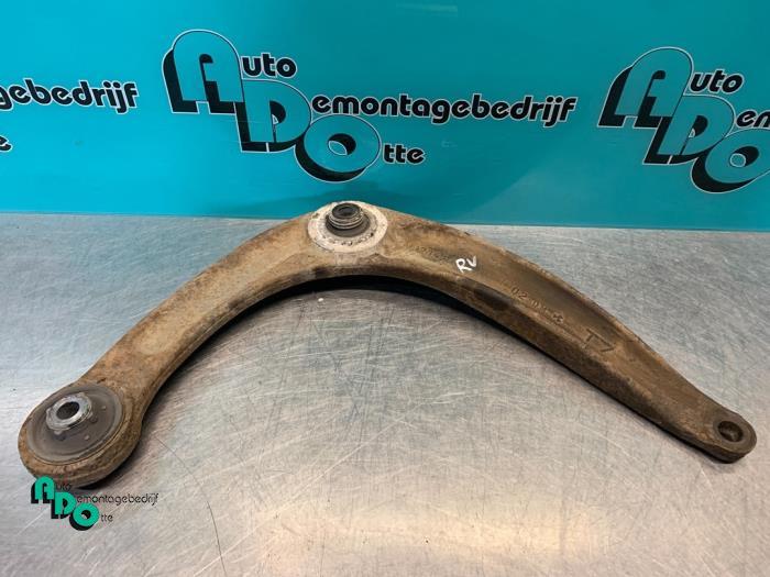 Draagarm rechts-voor van een Peugeot 308 (308 08-), Auto-onderdelen, Gebruikt, -, -, Ophalen of Verzenden