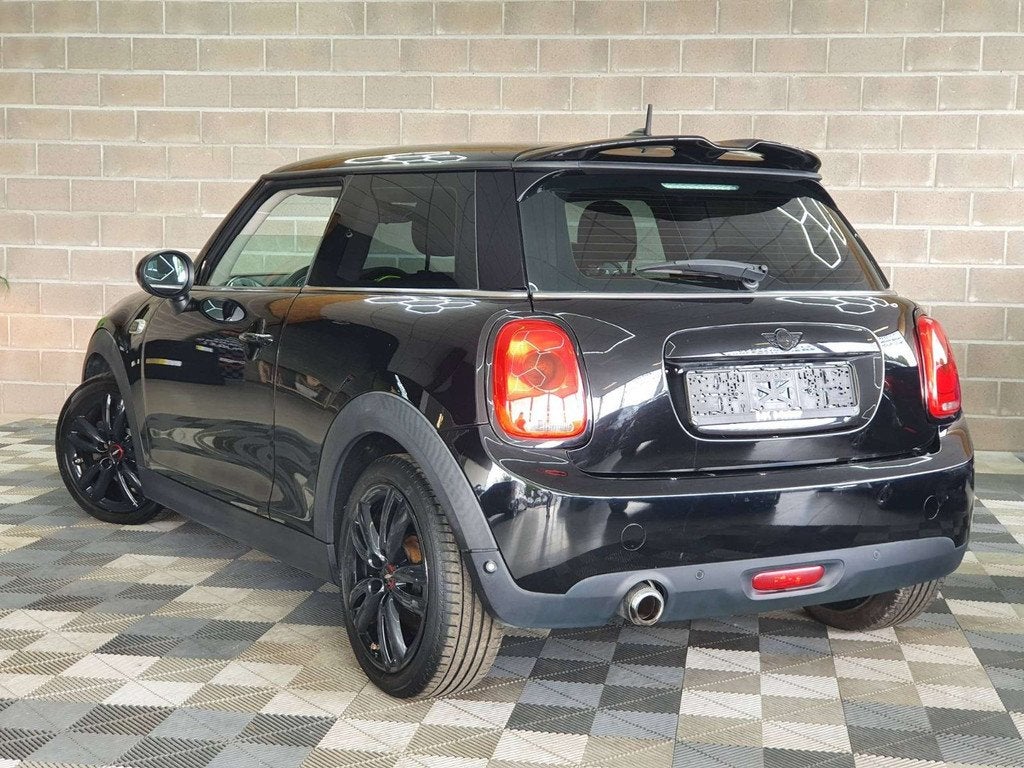 MINI Cooper D 1.5 DIESEL 116CV - GPS - CAPTEURS - CRUISE, Auto's, Voorwielaandrijving, 4 zetels, Stof, Euro 6