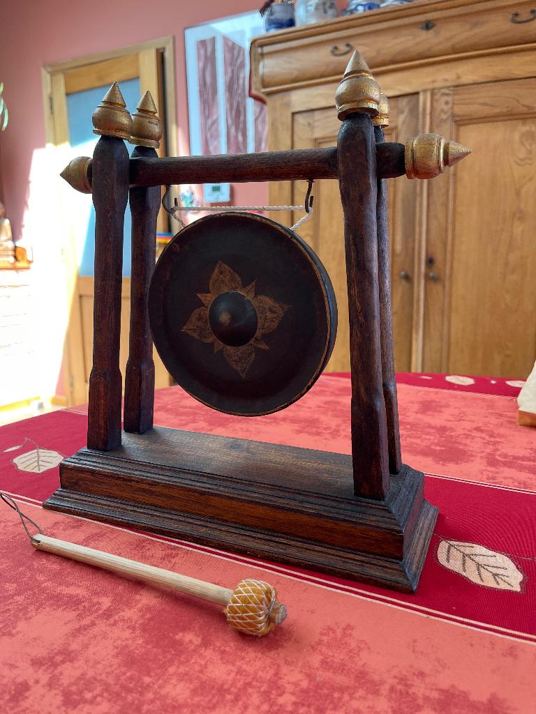 Gong thailand, Ophalen