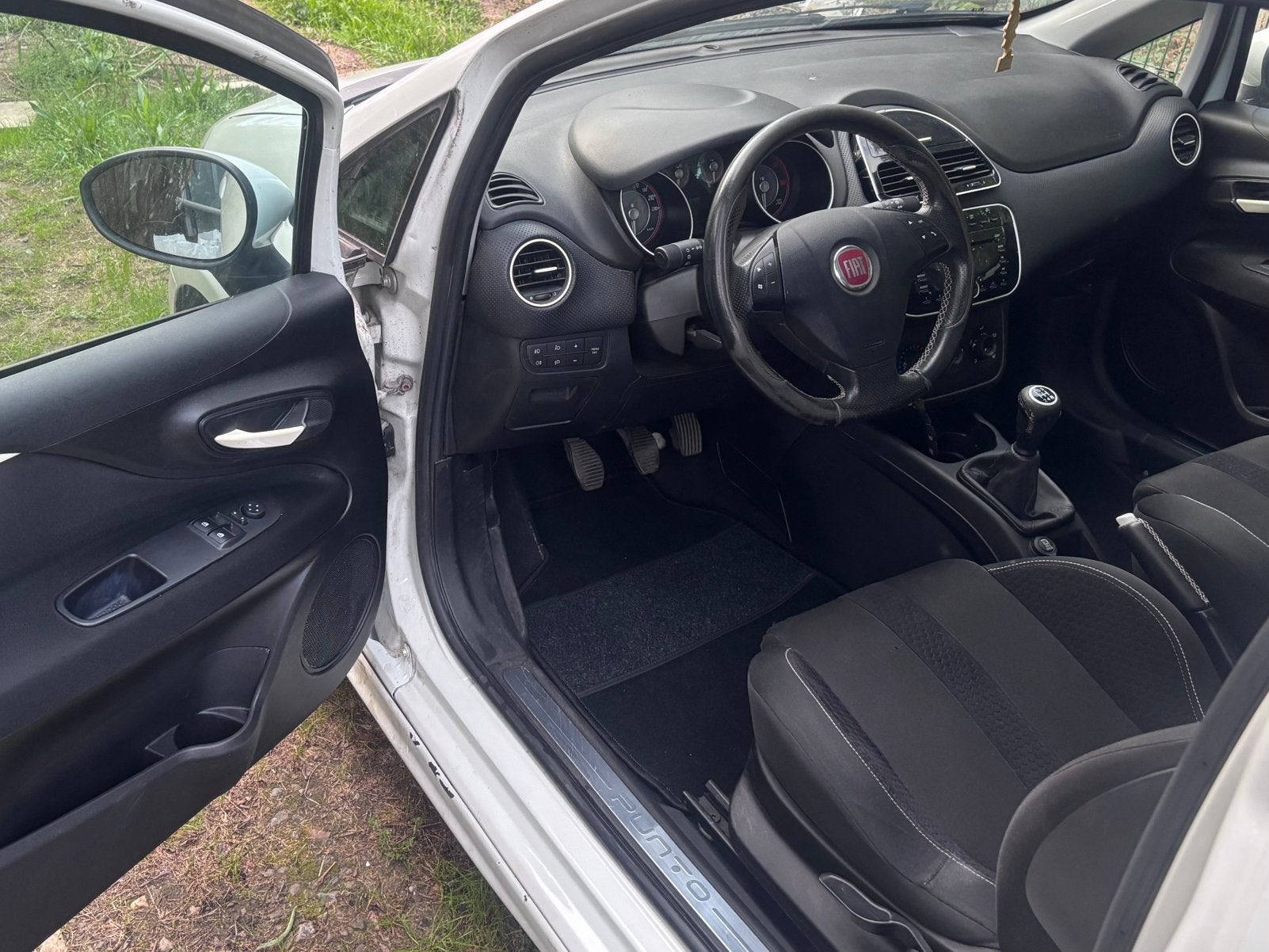 Punto evo diesel, euro5, toit panorami, 172000km, liege luik, Euro 5, Achat, Boîte manuelle, Diesel