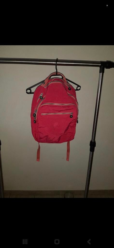 Cartable kipling rose, Enlèvement, Kipling