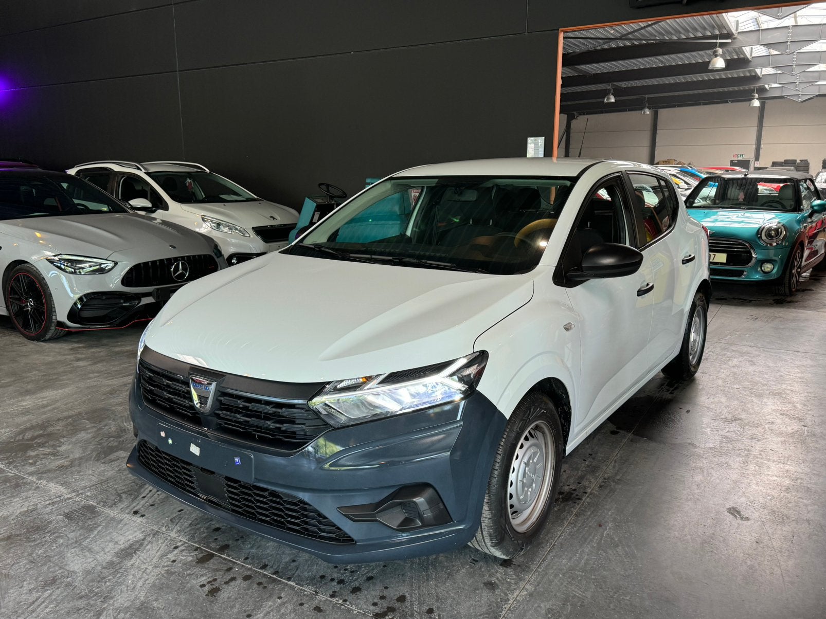 DACIA SANDERO 2022 - 8.551 KM !, Auto's, Dacia, Voorwielaandrijving, Stof, Euro 6, Wit