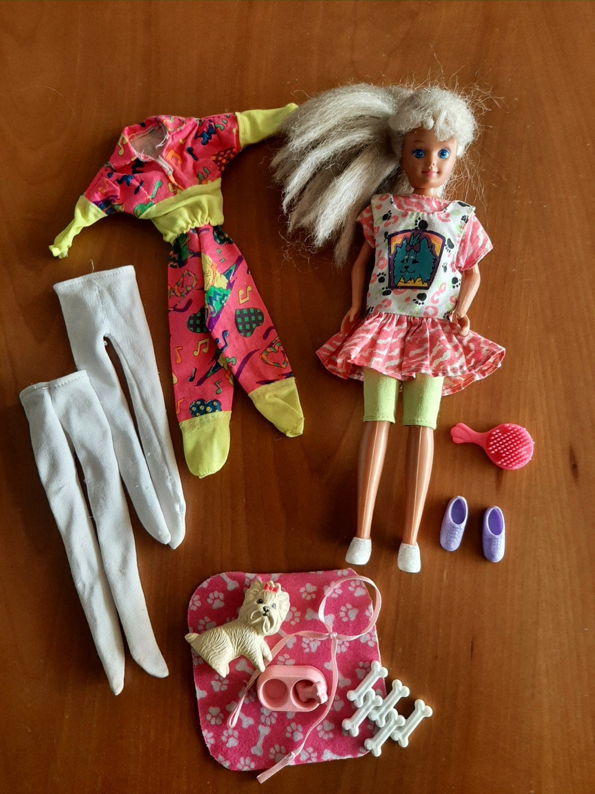 Vier Barbies groot en klein ., Enlèvement ou Envoi, Barbie