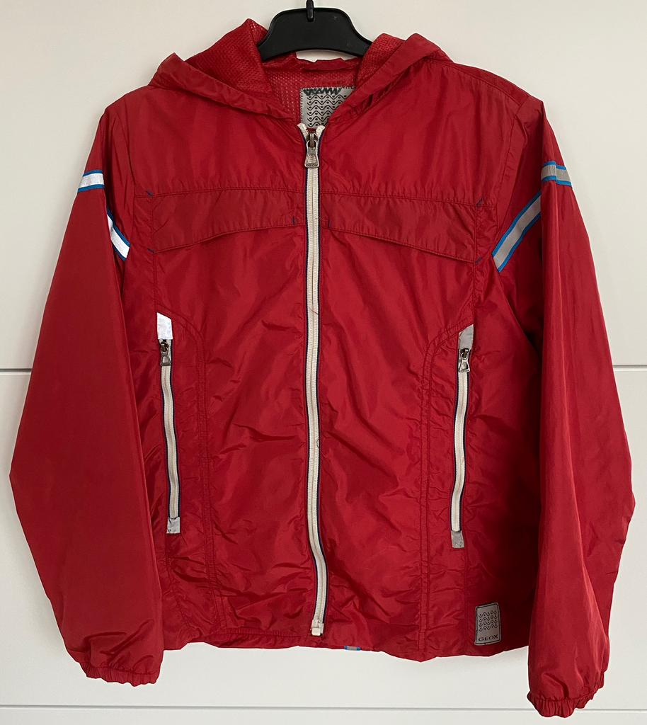 Veste imperméable GEOX enfant 10 ans 140cm couleur rouge, Enfants & Bébés, Enlèvement, Utilisé, Garçon ou Fille, Pull ou Veste