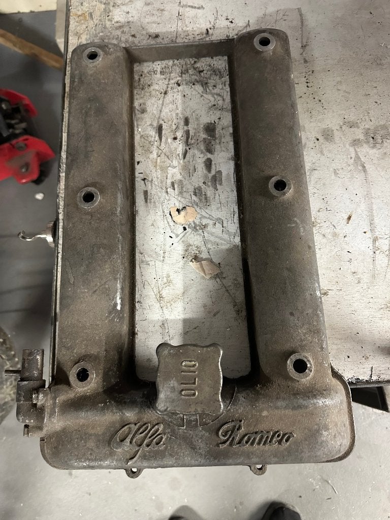 bonjour vend cache ALFA  ROMEO ALU, Autos : Pièces & Accessoires, Enlèvement, Alfa Romeo