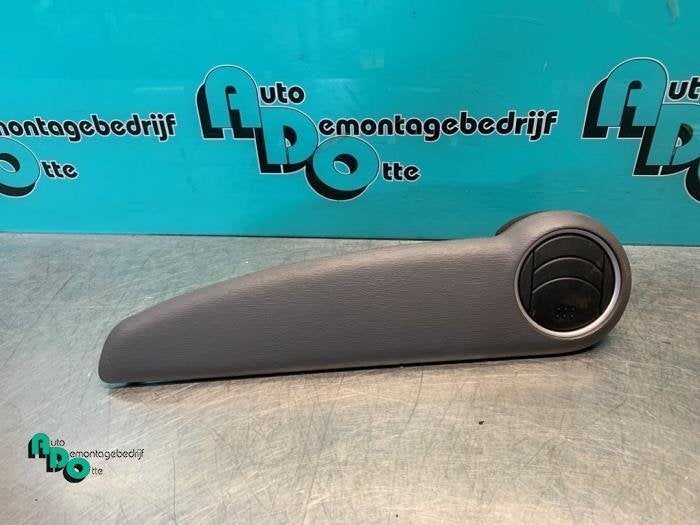 Grille aération tableau de bord d'un Hyundai I10 (I10 08-), Autos : Pièces & Accessoires, -, 3 mois de garantie, Utilisé, Hyundai