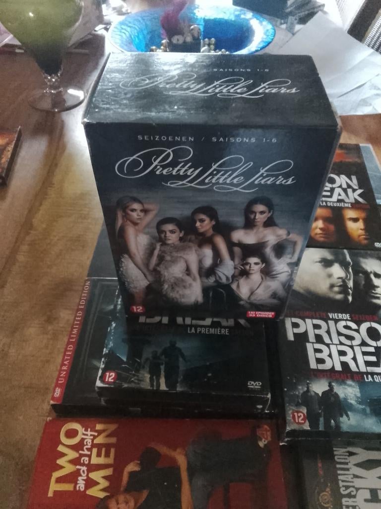 Pretty Little Liars 6 seizoenen 15 euro, Enlèvement