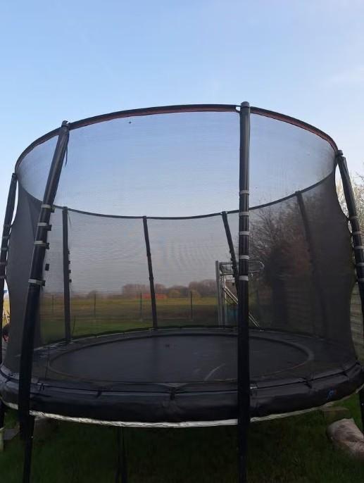 Exit PeakPro trampoline, Enlèvement, Utilisé