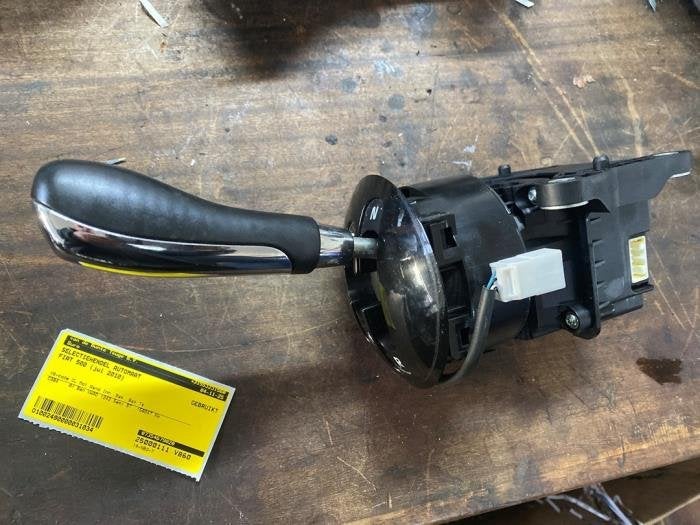 Levier de sélection automatique d'un Fiat 500, -, 3 mois de garantie, Utilisé, Fiat
