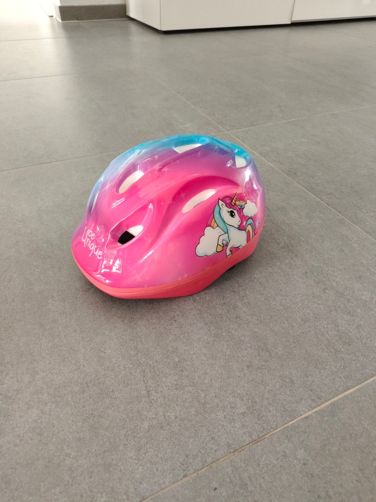 kinderhelm, Fietsen en Brommers, Fietsaccessoires | Fietshelmen, Ophalen of Verzenden, Zo goed als nieuw, Meisje, Unique