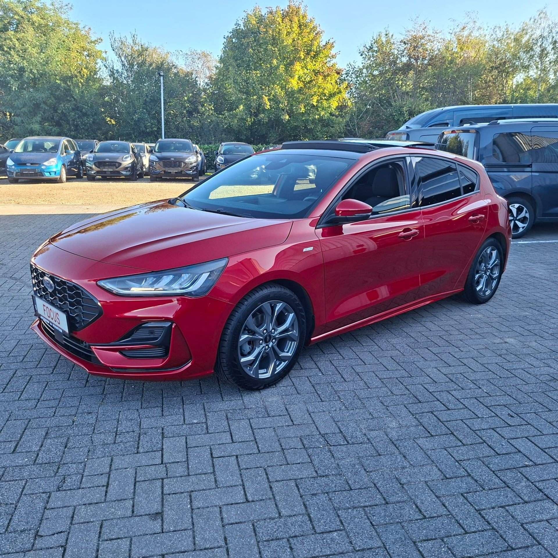 Ford Focus ST-Line X 1.0 Ecoboost mHEV 125PK A7 // Panoramis, Stof, Gebruikt, Bedrijf, Hybride Elektrisch/Benzine