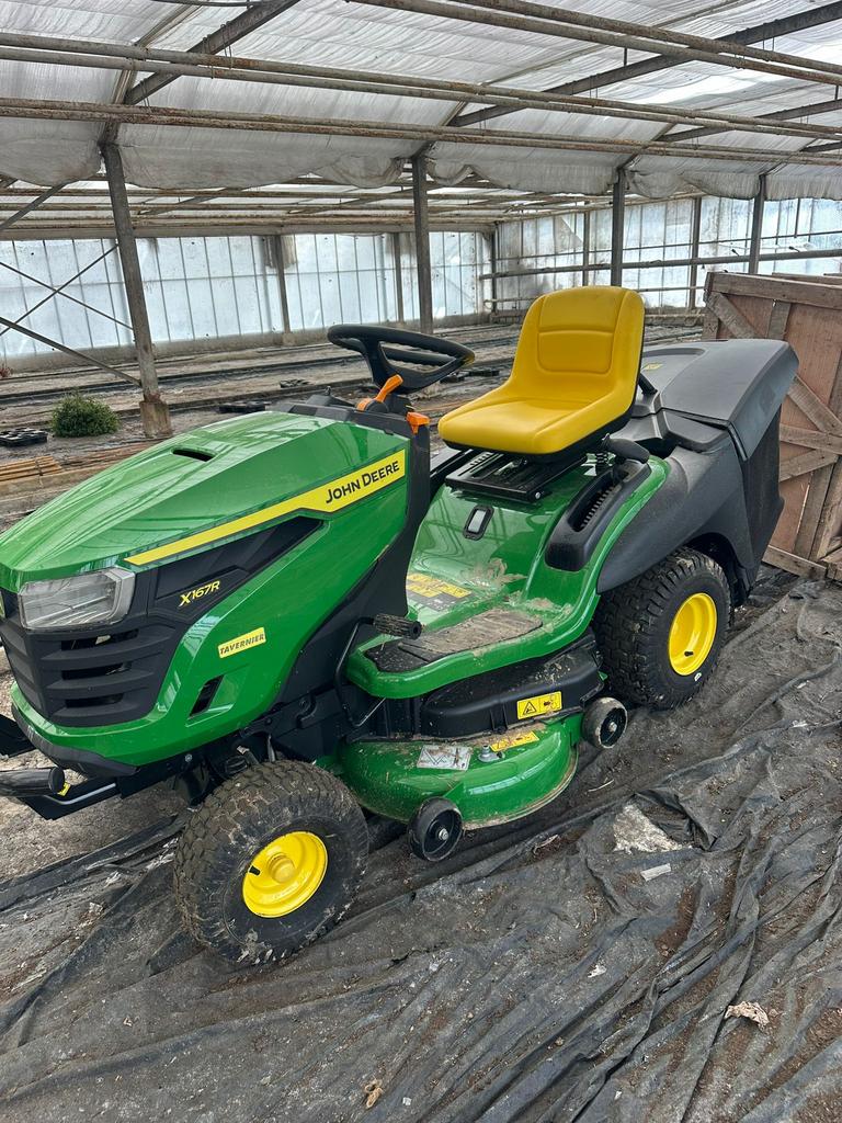 zitmaaier John Deere X167R, Zo goed als nieuw, 120 cm of meer, Opvangbak, Ophalen