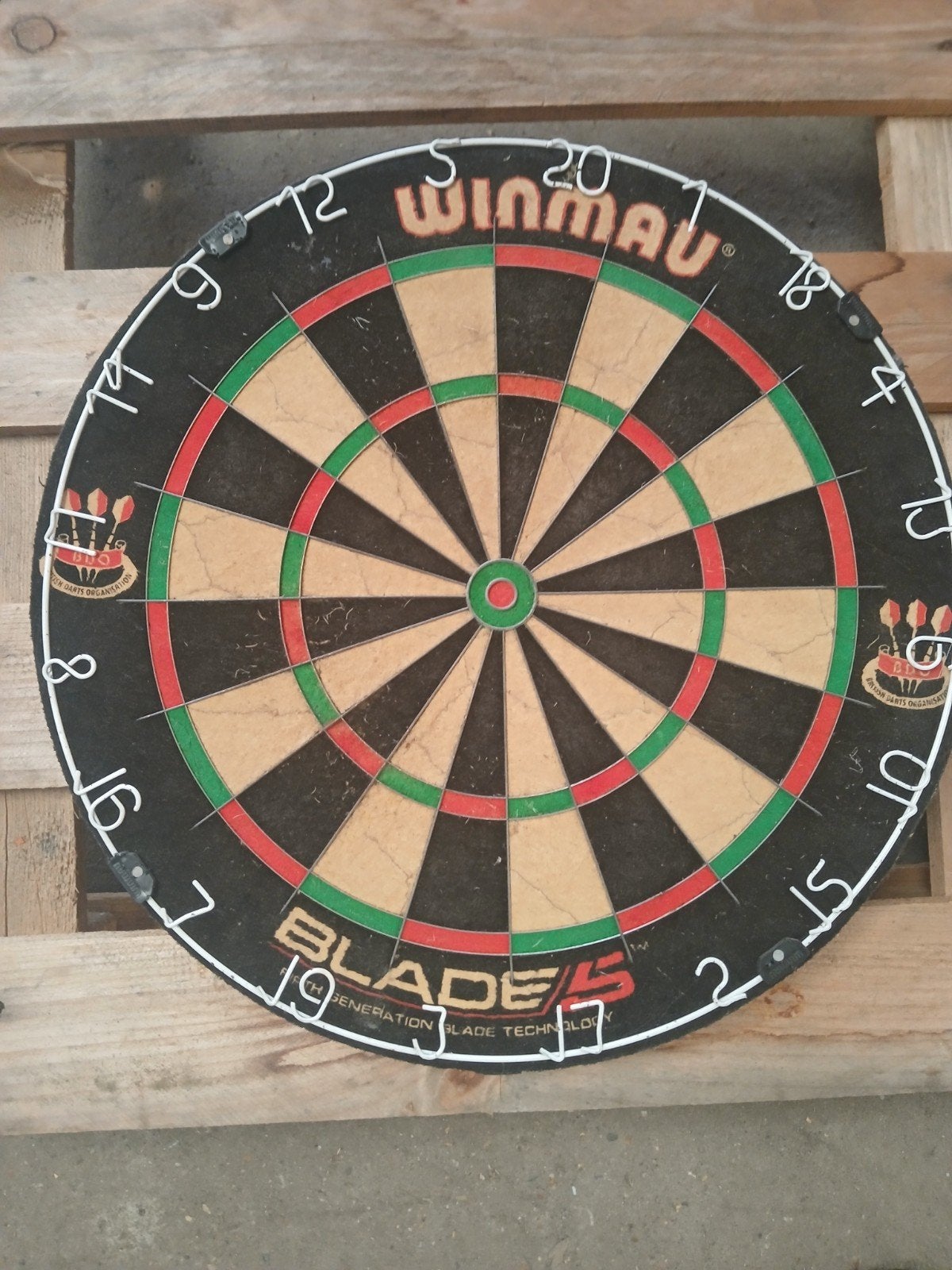 dartsblok met pijltjes, Sport en Fitness, Darts, Ophalen