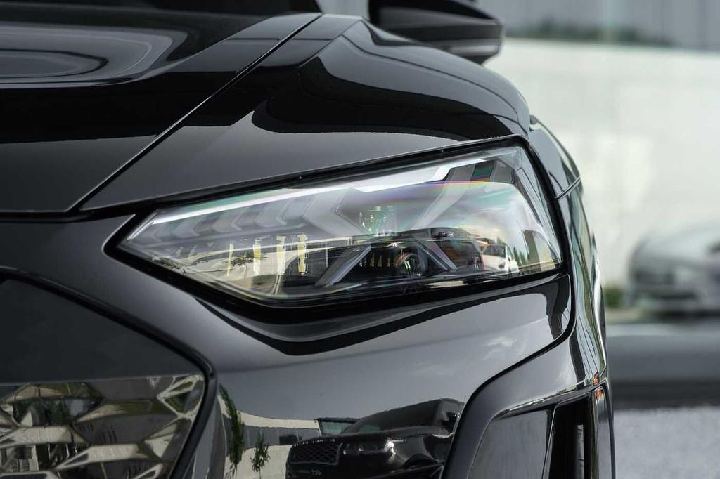 Audi e-tron GT RearSteering B&O HeadUp Pano ACC SurfaceBrake, Auto's, Audi, Automaat, 4 deurs, Gebruikt, Zwart