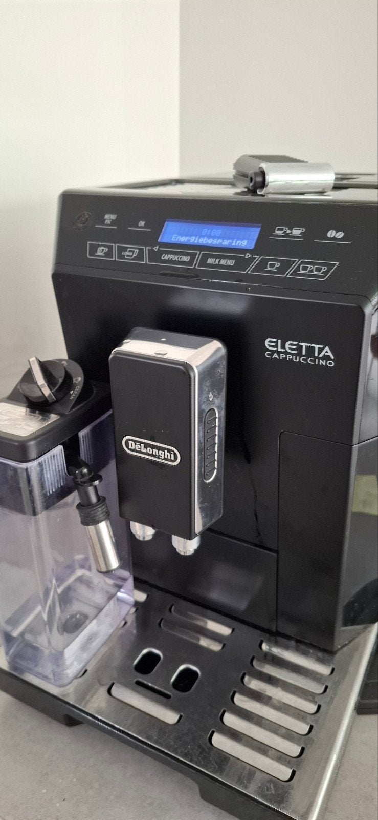 DELONGHI ELETTA Koffiemachine +CAPPUCCINO
3 m garantie, Elektronische apparatuur, 10 kopjes of meer, Ophalen of Verzenden, Afneembaar waterreservoir