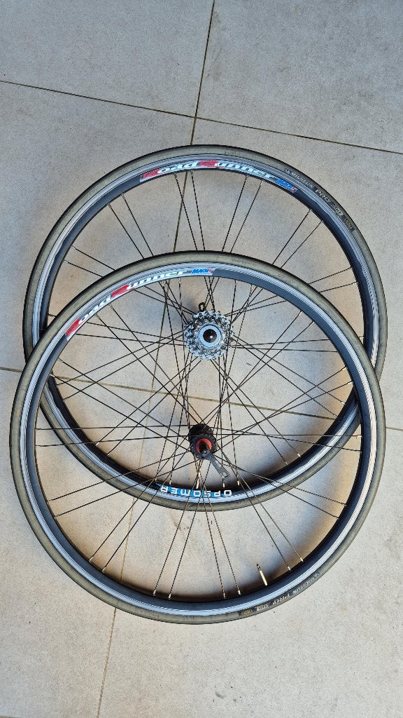 👍 Wiel voor en achter ” Road Runner “ met cassette 8 speed, Fietsen en Brommers, Titanium, ROAD RUNNER, Zo goed als nieuw, Racefiets