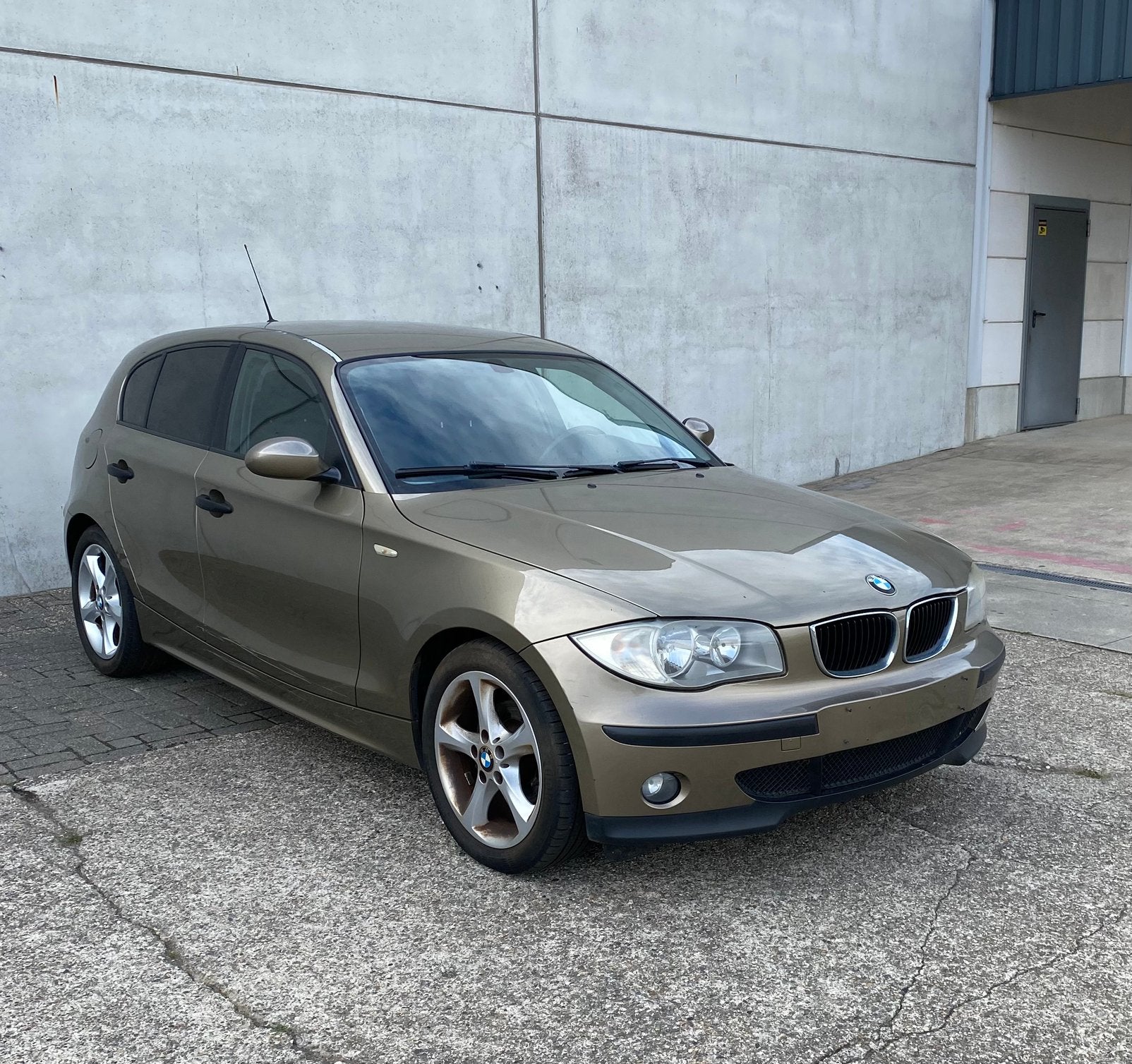 Bmw 118D • Euro4 • Airco, 90 kW, 1995 cc, Zwart, 5 deurs